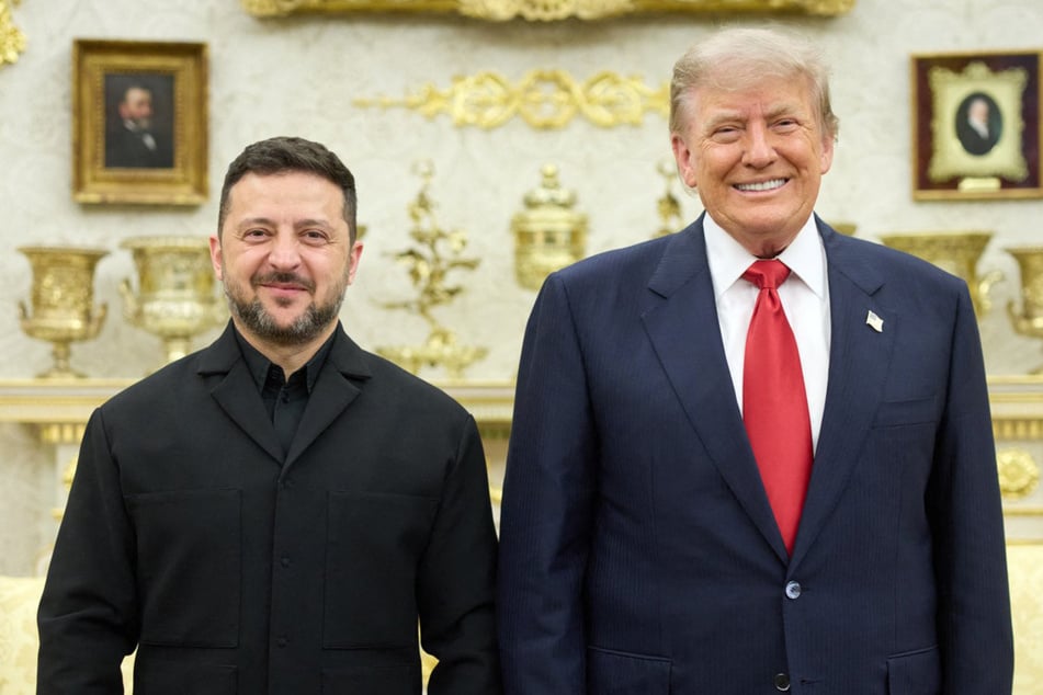 Ukrainian President Volodymyr Zelensky (l) said he had a "good meeting" with US counterpart Donald Trump on Tuesday.