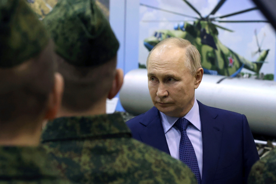 Immer im Frühjahr und im Herbst lässt Russland Wehrdienstpflichtige einziehen. Nun hat Kremlchef Wladimir Putin (71) ein neues Dekret dazu veröffentlichen lassen.