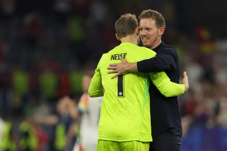 Julian Nagelsmann (r.) holt wohl Manuel Neuer in den DFB-Kasten zurück.