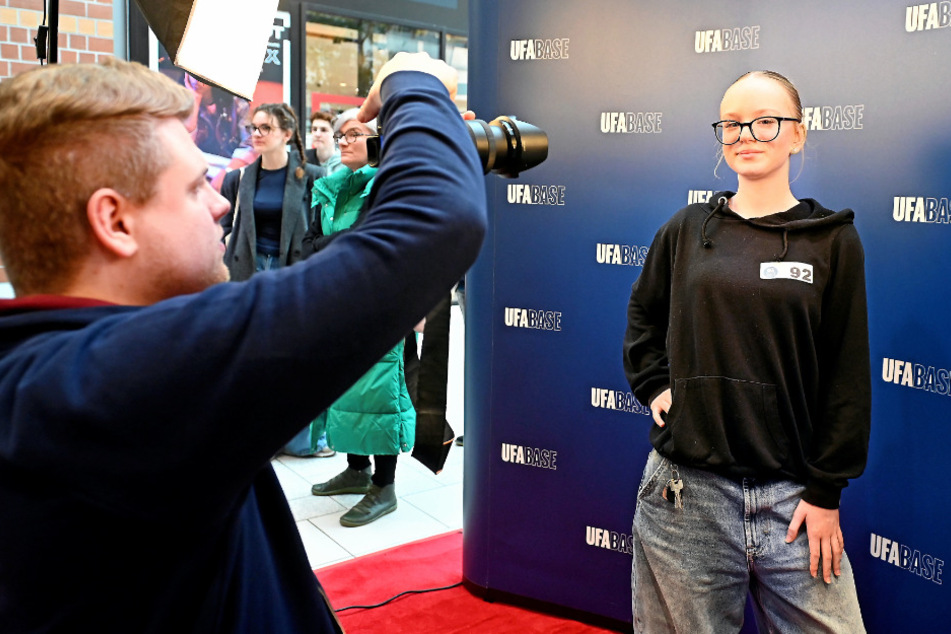 Mia Rother (15) lässt sich von Fotograf Patrick Engelbert (26) casten: "Ich würde gerne mal in einem Jugendfilm mitspielen."