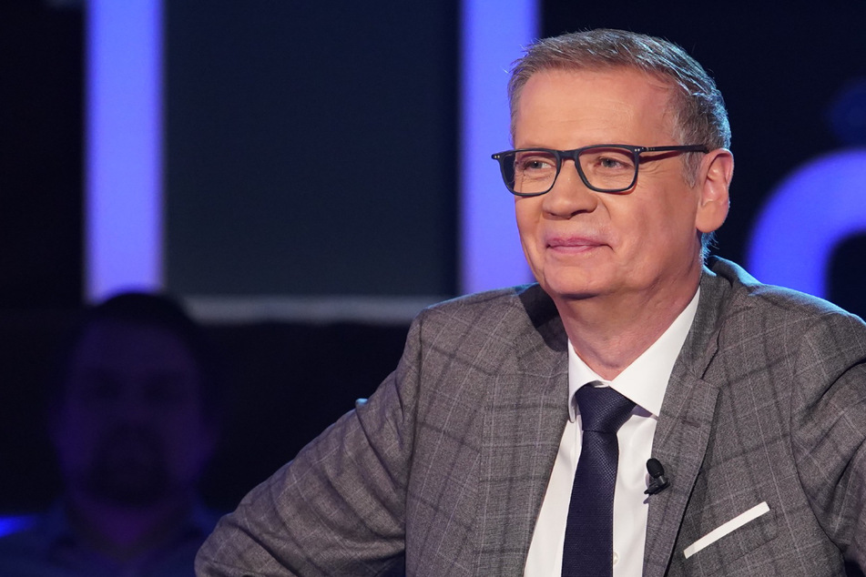 Wer wird Millionär: Wer wird Millionär: Günther Jauch ist verwundert - "Die Kanzlerin sitzt mir gerade gegenüber"