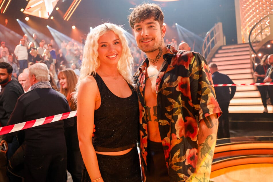 Öffentlich war Kim Schiele (26) bei "Let's Dance" nur Gast, um Willi Banner (31) zu unterstützen. Insgeheim lief da schon deutlich mehr...