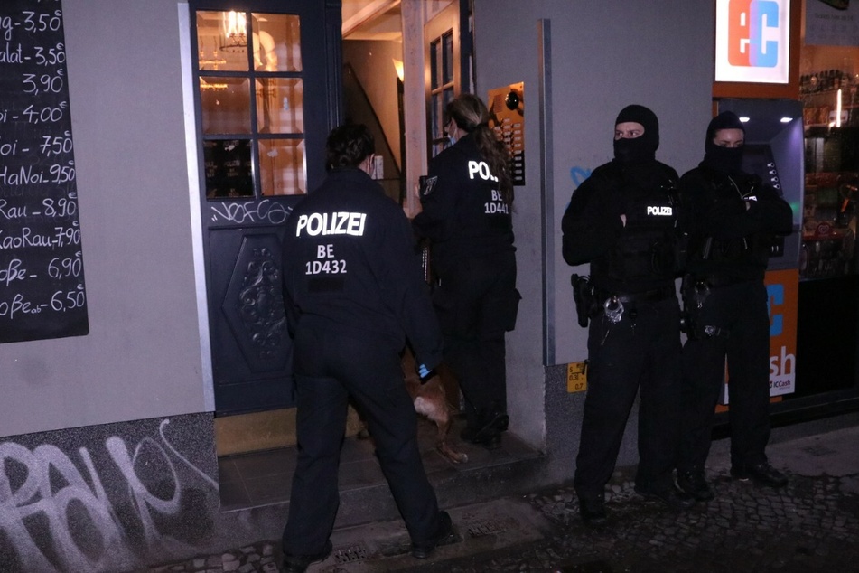 Hunderte Polizisten und SEK-Beamte waren im Einsatz.