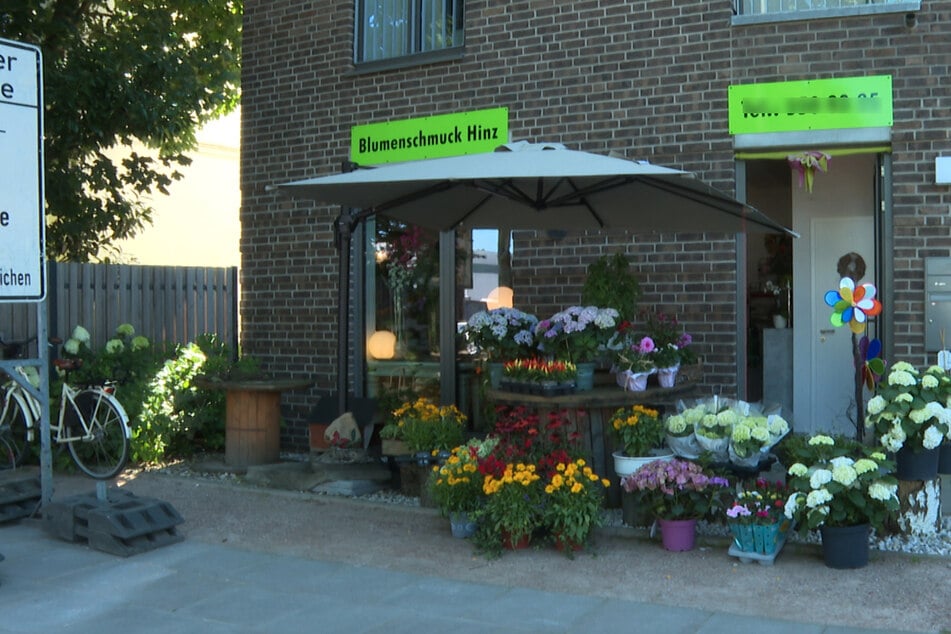 Am Sonntagvormittag hat es einen bewaffneten Raubüberfall auf einen Blumenladen in Hamburg-Schnelsen gegeben.