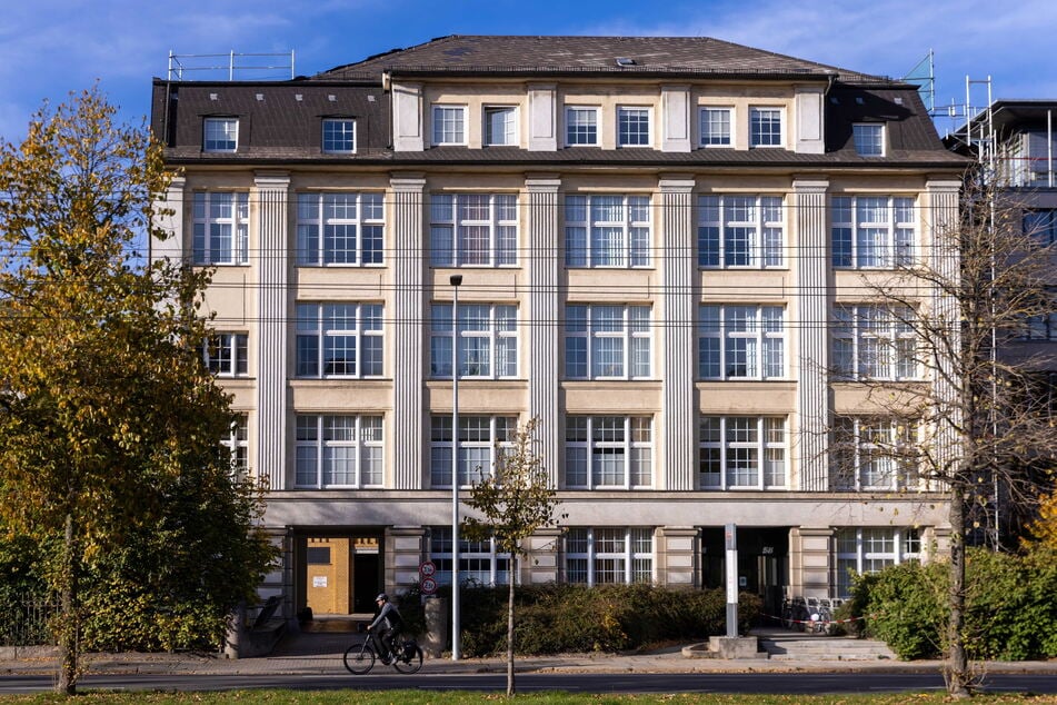 Der Angeklagte gab vor, im Zentrum für Psychotherapie in Chemnitz zu arbeiten.
