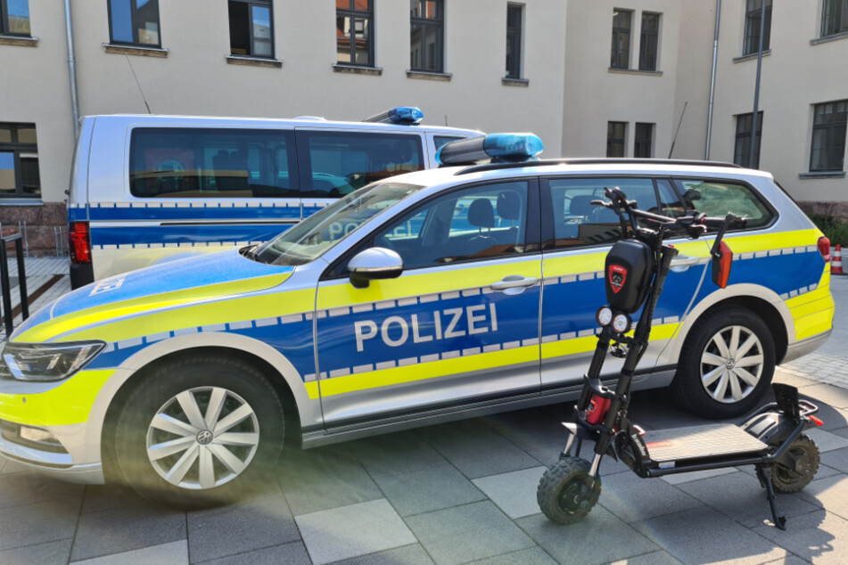 Der leistungsstarke E-Scooter wurde von der Polizei sichergestellt.