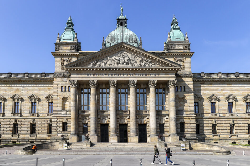 Vor dem Leipziger Bundesverwaltungsgericht findet momentan der Prozess um die Corona-Impfpflicht bei der Bundeswehr statt.