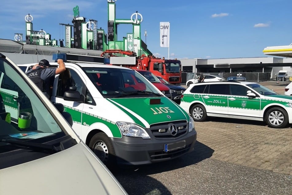 Insgesamt 21 Zollbeamte kontrollierten die Angestellten auf dem "Glücksgefühle"-Festival in Hockenheim.