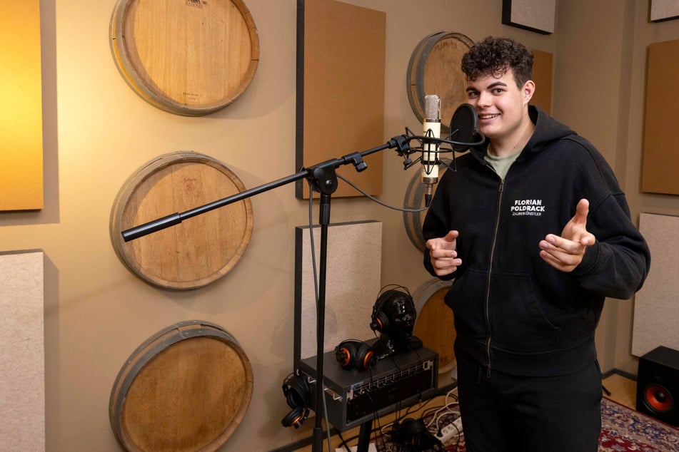 Magier Florian Poldrack (20) möchte seine Zuschauer bei seiner neuen Magic-Dinner-Show "Wunderwelt der Träume" nun auch mit selbst gesungenen Liedern begeistern.