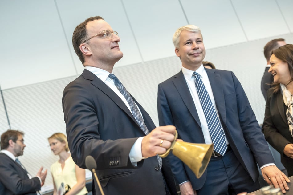 Unionsfraktionschef Jens Spahn (46, CDU) und Steffen Bilger (47, r.), Erster Parlamentarischer Geschäftsführer der Unionsfraktion, könnten mit dem Aussetzen der Diätenerhöhung leben.