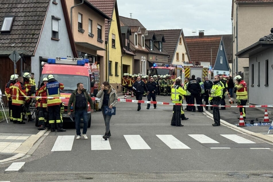 Die Einsatzkräfte sperrten den betroffenen Bereich ab.