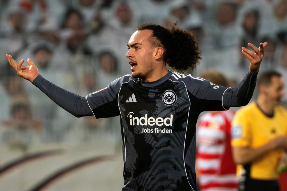 Auch ein Verbleib von Arthur Theate (26) bei Eintracht Frankfurt ist alles andere als sicher.