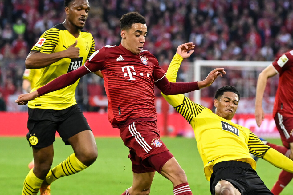 Jamal Musiala (19, FC Bayern München, M.) und Jude Bellingham (19, r.) von Borussia Dortmund hatten das Nachsehen.