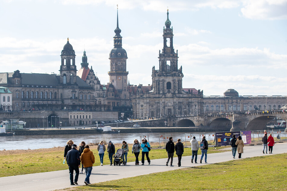 Altersstruktur im Wandel: Menschen in Dresden werden immer älter. Zugleich gibt es weniger Geburten.
