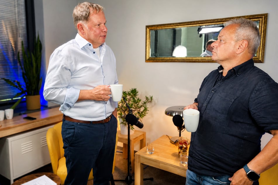Stefan Kobus und OBM-Kandidat Dirk Thärichen sprechen im Studio über die Medienlandschaft im Osten.