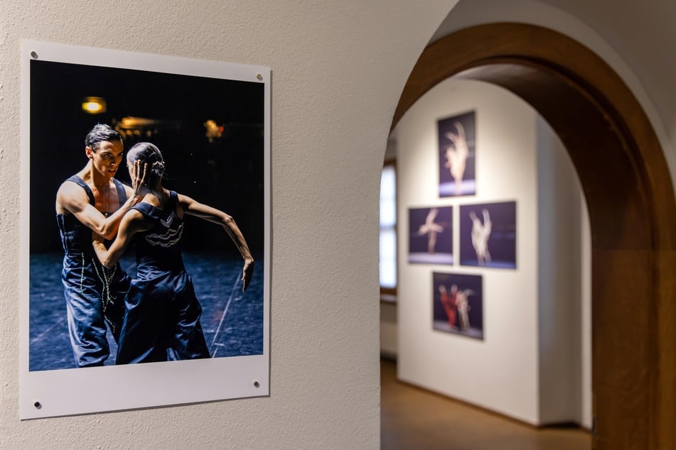 In sieben Räumen des Wasserschlosses Klaffenbach können Besucher Fotos von Dieter Wuschanski in Augenschein nehmen.