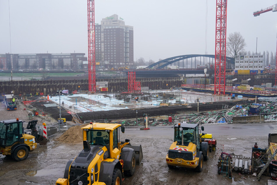 Im Dezember wurde auf der Baustelle für den Elbtower die Bodenplatte gegossen.