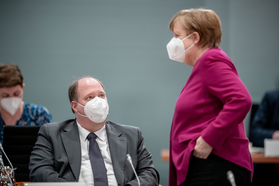 Die Regierung von Kanzlerin a.D. Angela Merkel (69, CDU) habe Fehler gemacht, räumt ihr Kanzleramt-Chef Helge Braun (51, CDU) ein.