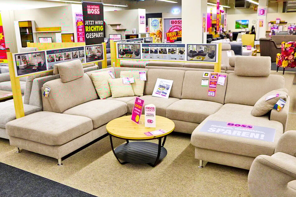 Möbel Boss öffnet am Sonntag (15.3.) und bietet diese genialen Rabatte