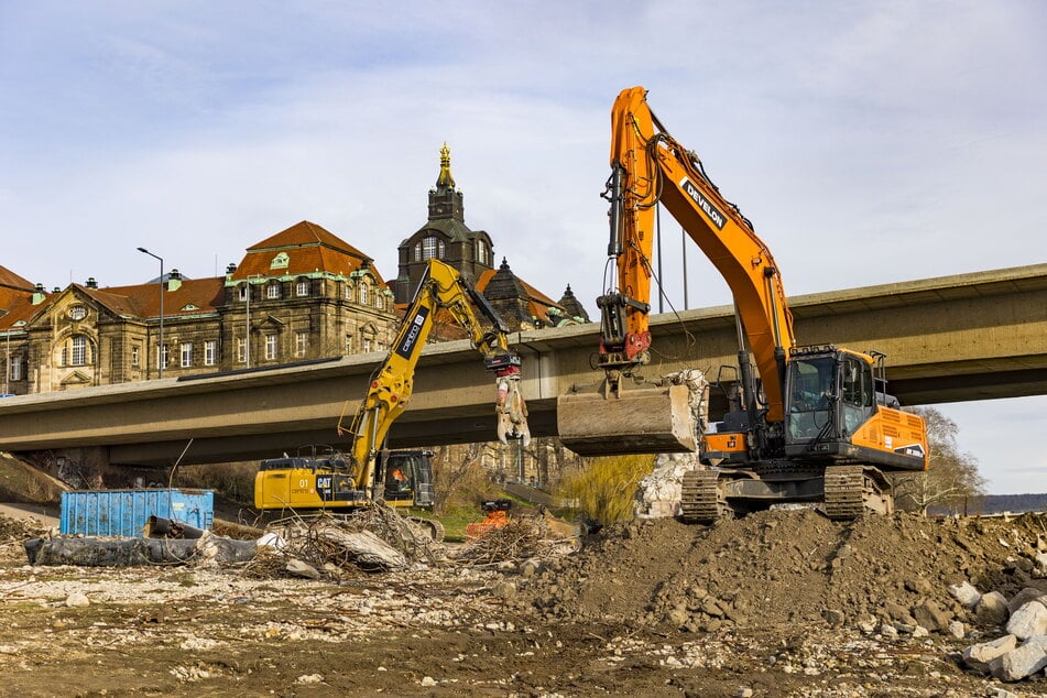 Die Arbeiten sollen nun auf der Neustädter Seite weiterlaufen.