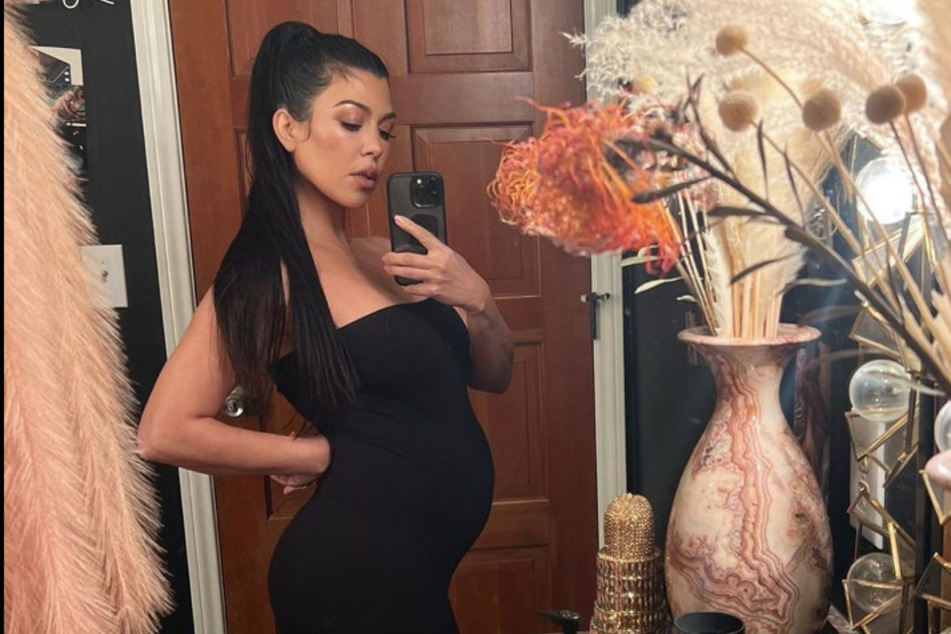 Kourtney Kardashian shared more pics of her growing baby bump on Instagram.