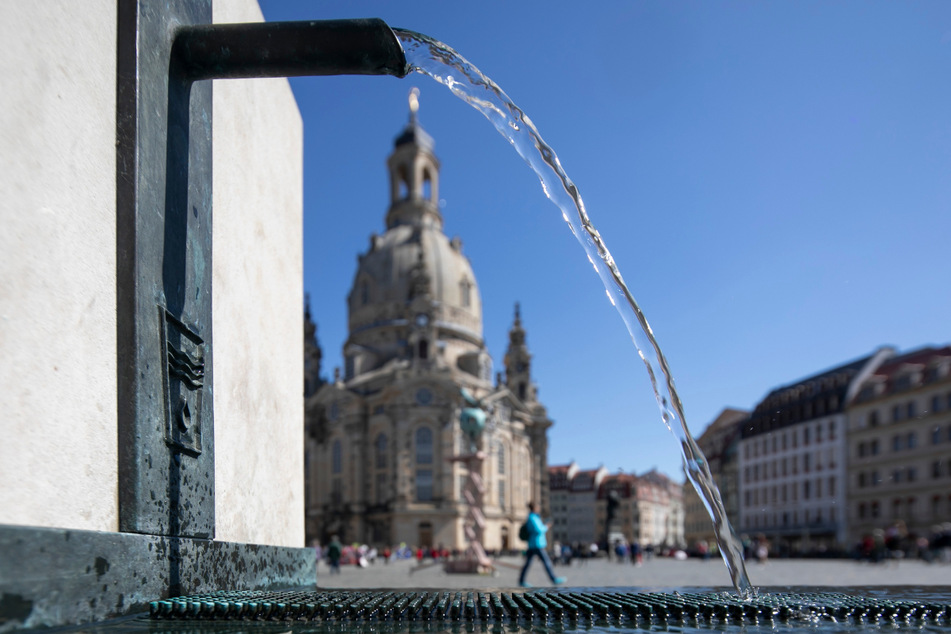 Die Dichte an Trinkwasserbrunnen wie hier am Neumarkt soll zukünftig zunehmen.