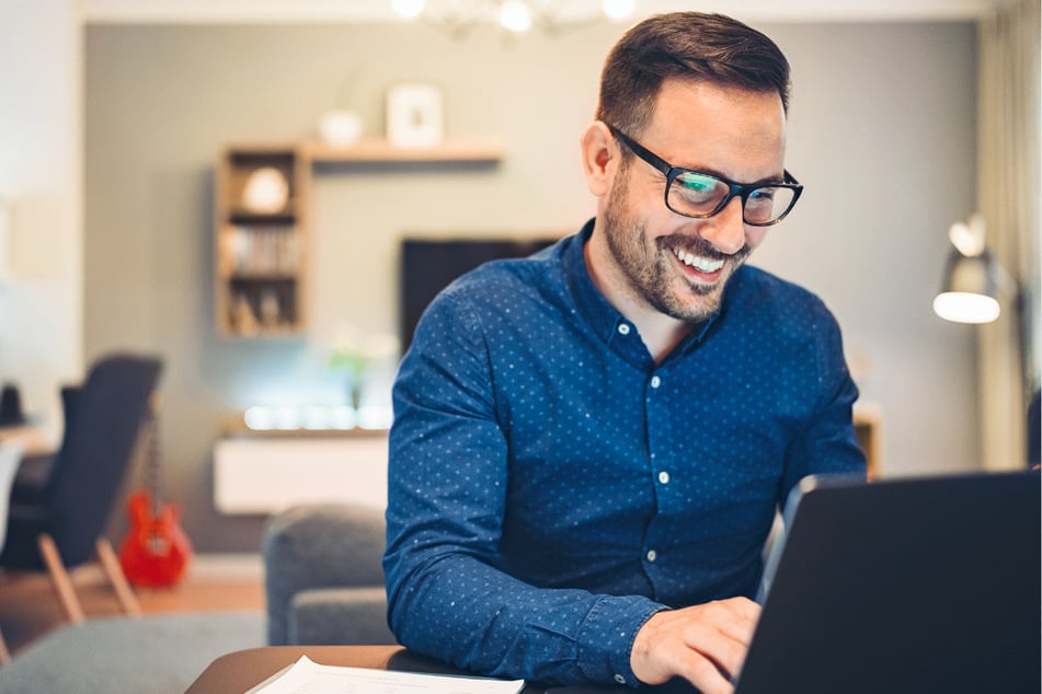 Bei diesem Job gibt's flexible Arbeitszeiten, Tarifgehalt und 30 Tage Urlaub