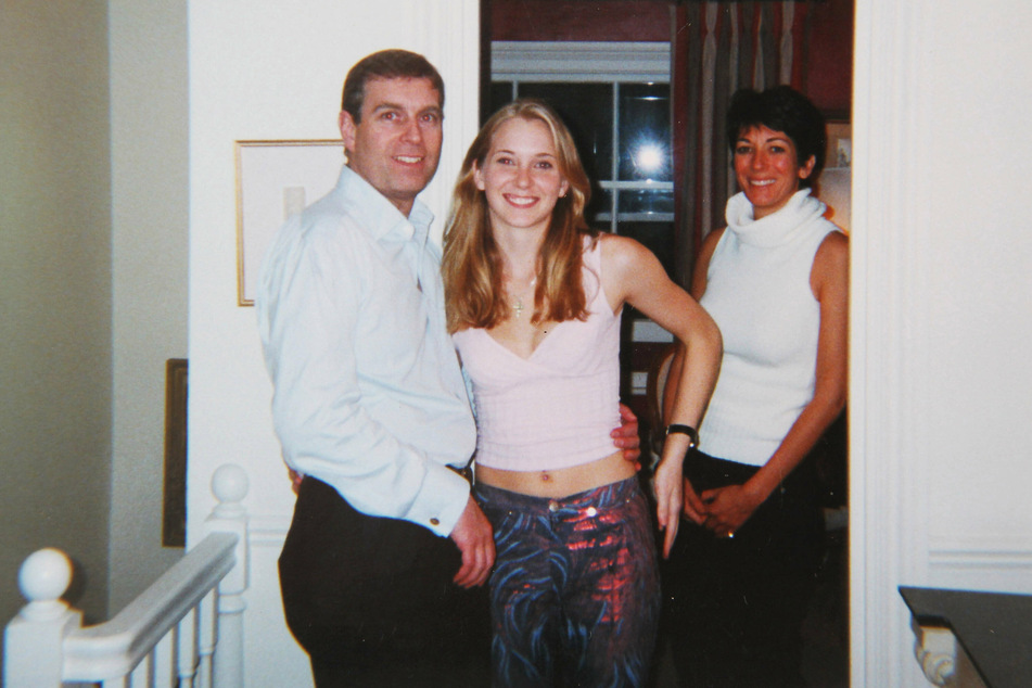 Prince Andrew (l.) with a young Virginia Giuffre (c.) and Epstein associate Ghislaine Maxwell in 2001.