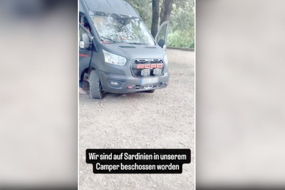 Den Camper, den Jana und Heio selbst ausgebaut haben, stand in Sardinien unter Beschuss.