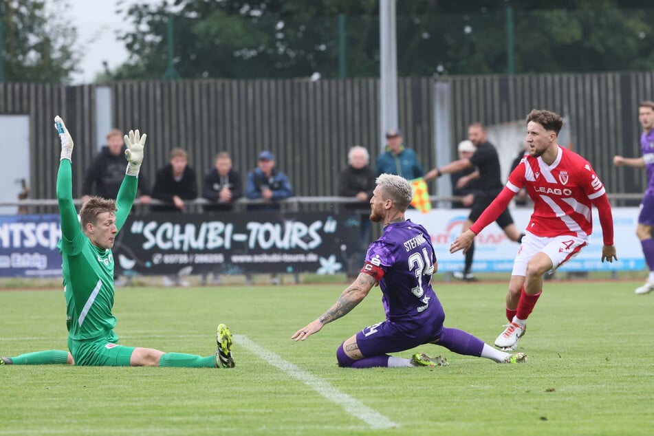 So bezwang Marvin Stefaniak den Cottbuser Keeper Elias Bethke.