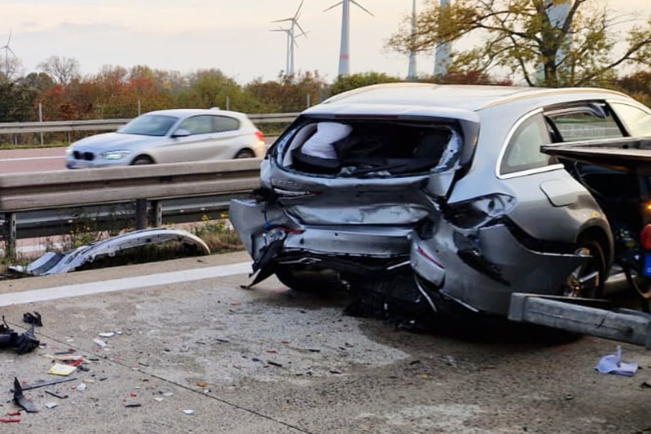 Unfall A9: Honda rast auf A9 in Stauende: 71-Jährige tot, drei Schwerverletzte!