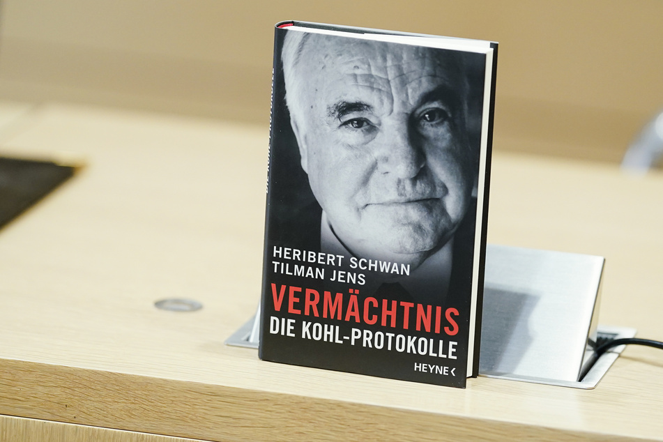 Das Buch mit dem Titel "Vermächtnis: Die Kohl-Protokolle" von Heribert Schwan (77) war 2014 erschienen.