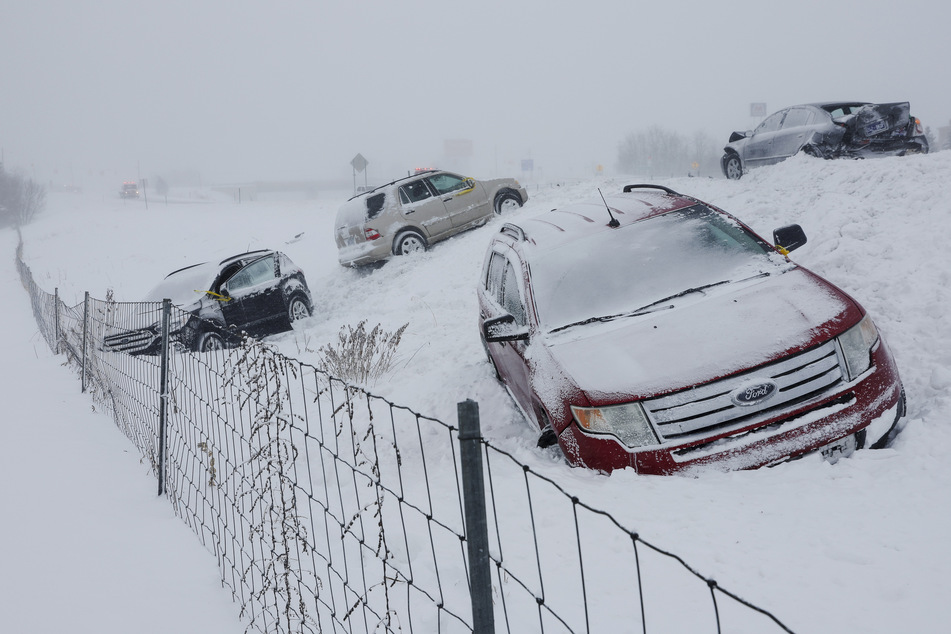 Aufgrund des Winter-Wetters kam es zu heftigen Unfällen - einige verliefen tödlich.