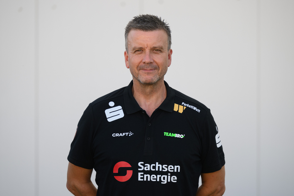 Trainer Alexander Waibl (55).