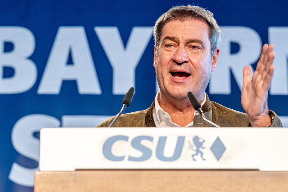 Damit dürfte Markus Söder (54, CSU) wohl kaum zufrieden sein: Seine Partei ist laut einer Umfrage unter die 30-Prozent-Marke gestürzt.