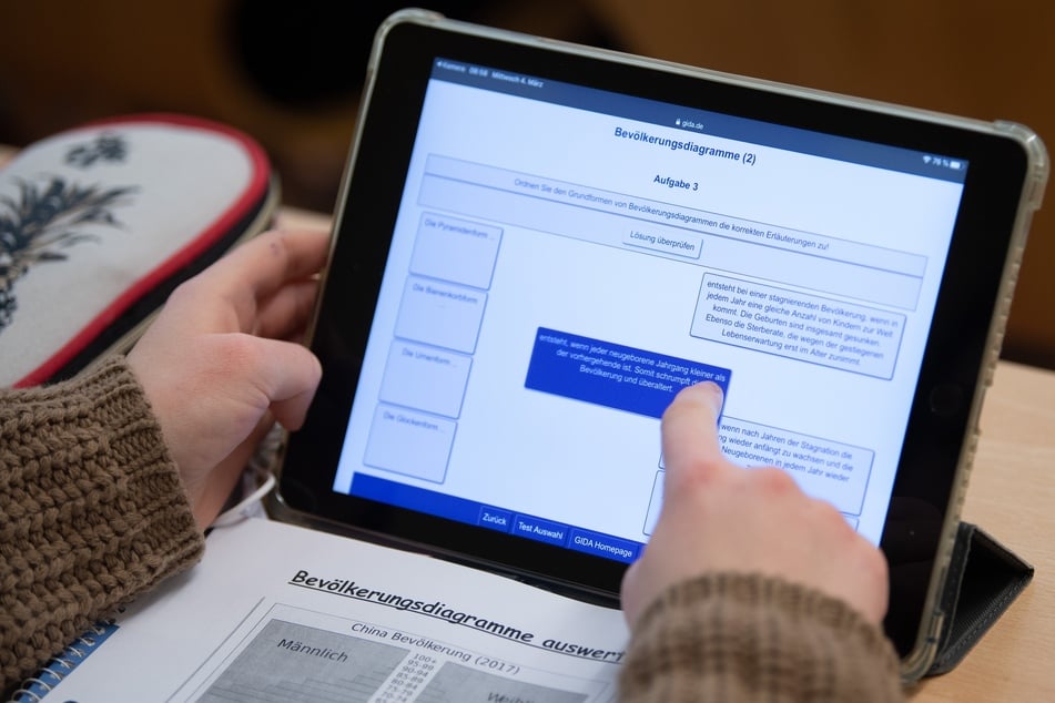 Das Leipziger Gymnasium hat sich mit seinem außerordentlichen Engagement im Bereich der digitalen Bildung hervorgehoben. (Symbolbild)