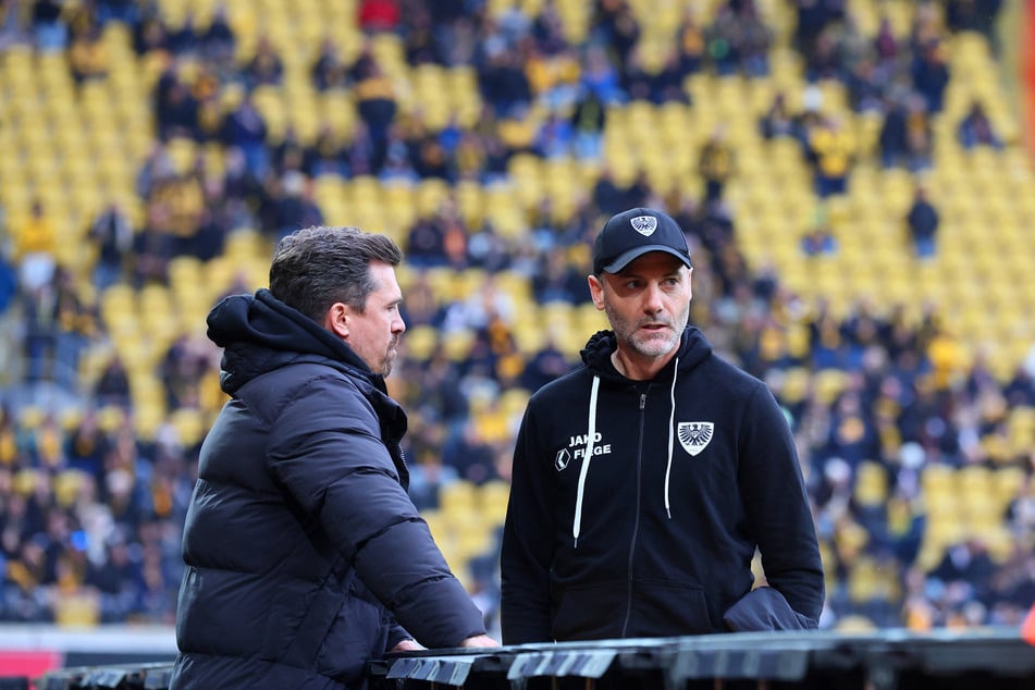 Von sechs Partien gegen Alexander Ende (46, r.) gewann Thomas Stamm (43, l.) drei bei einem Remis und 16:6 Toren.