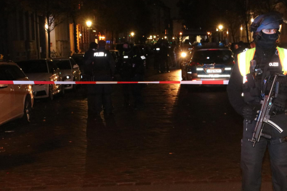 Die Polizei war mit einem Großaufgebot vor Ort.