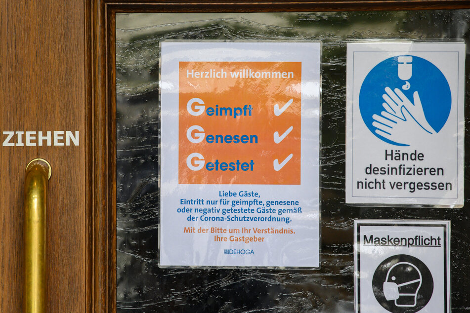 In Thüringen könnten bald nur noch Geimpfte und Genesene Zutritt in Restaurants erhalten. Aktuell gilt das sogenannte 2G-Modell aber noch nicht. (Symbolfoto)