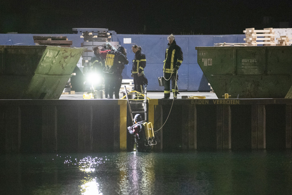 Im Dortmunder Hafen ist am Donnerstag ein Mensch gestorben.