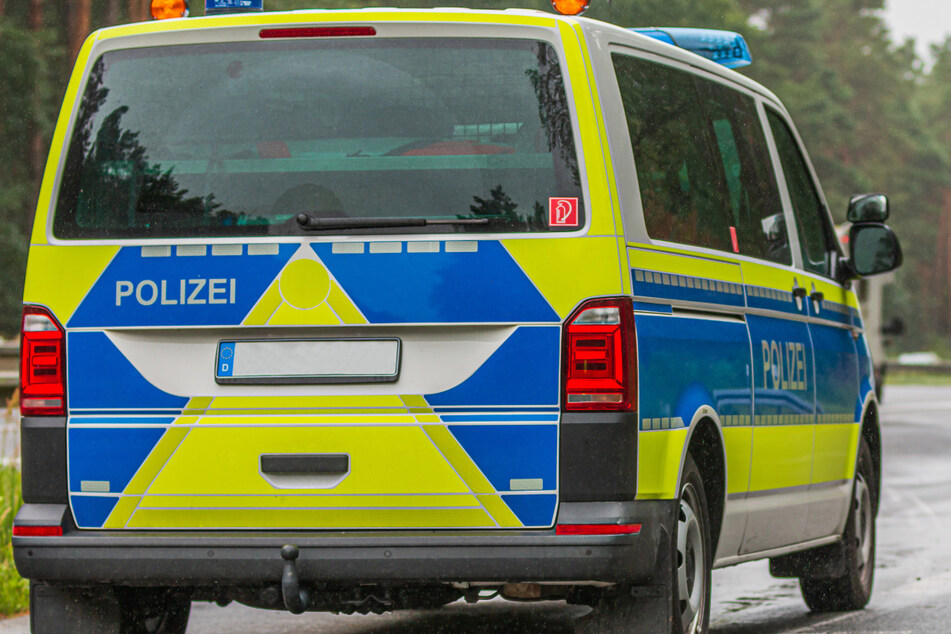 Die Polizei konnte die Geisterfahrerin schließlich zum Halten bewegen - wenn auch nur wenige Meter vor den eigenen Fahrzeugen. (Symbolbild)