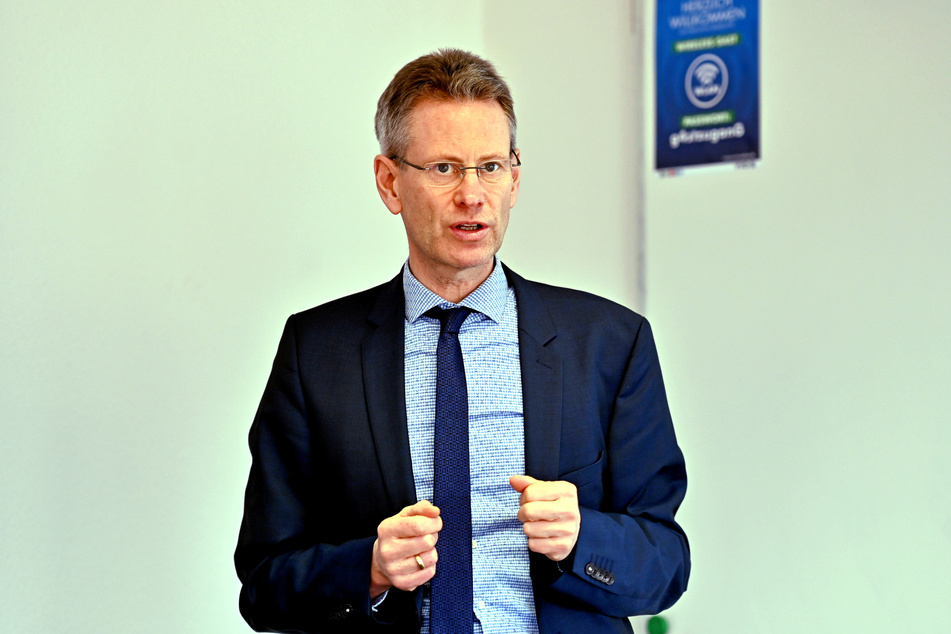 DVB-Vorstand Andreas Hemmersbach (54): Der Wechsel vom Monatsabo ist problemlos möglich.