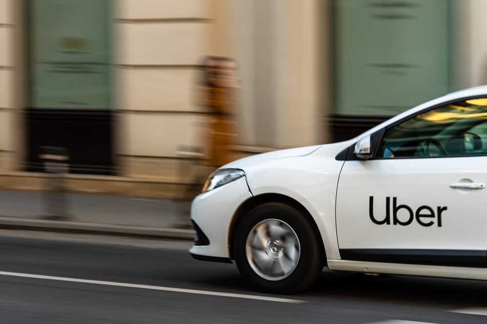 The Uber driver simply drove off with the child (5). (symbolic photo)