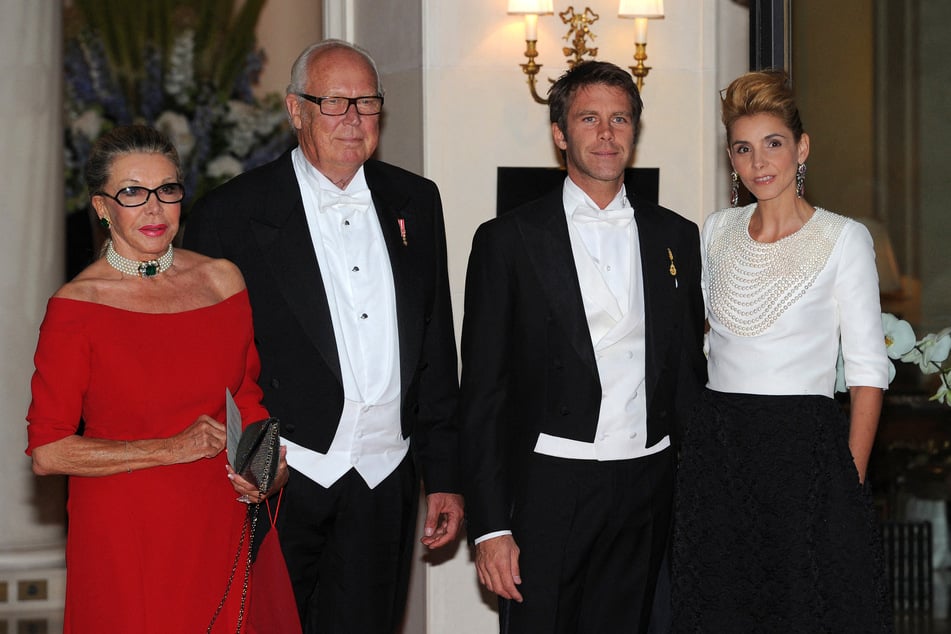 Vittorio Emanuele von Savoyen (†86, 2.v.l.), hier mit seiner Frau Marina Doria (88, l.), dem gemeinsamen Sohn Emanuele Filiberto (51) und dessen Ehefrau Clotilde Courau (54) auf der Hochzeit des monegassischen Fürstenpaares. (Archivbild)