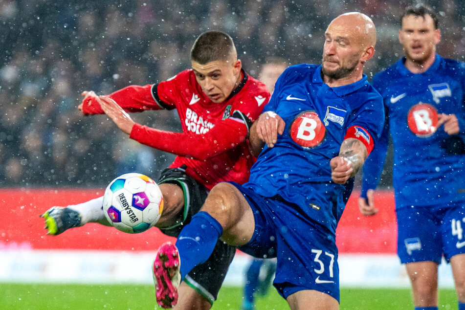 Toni Leistner (33) sieht für Hertha große Konkurrenz.