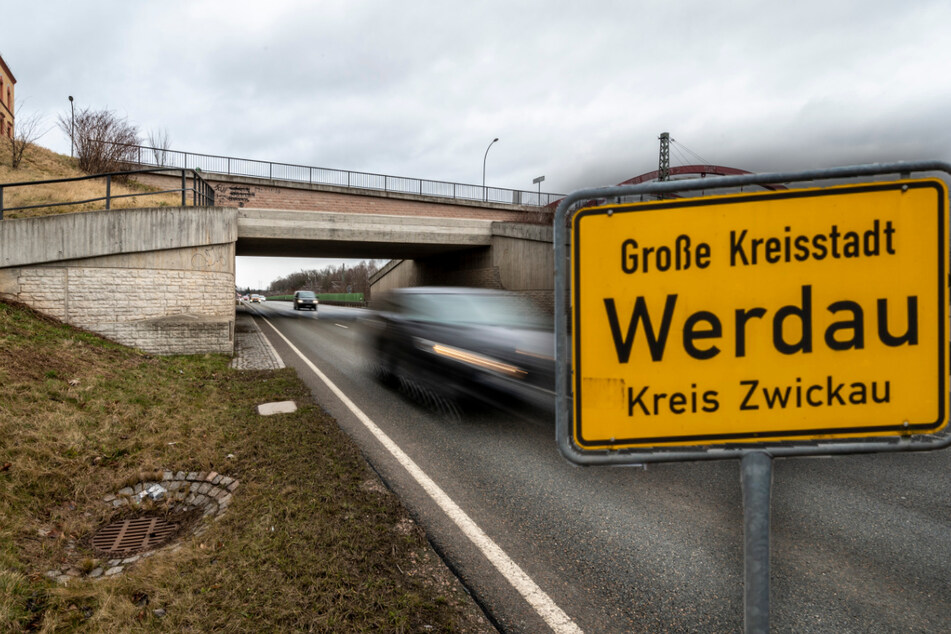 Tödliches Drama in Werdau: Mann von Laster überrollt