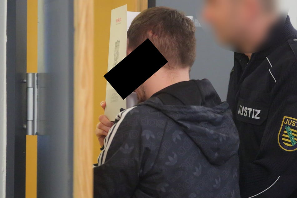 Kevin G. (26) warf eine erbeutete Rolex später in den Müll. Er hielt die Luxusuhr für eine Fälschung - was sie nicht war.