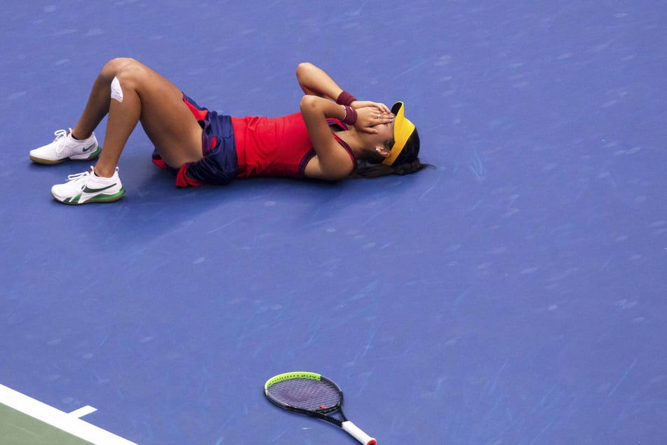 The moment Emma Raducanu's ace confirmed her as the first qualifier to ever win a grand slam title.