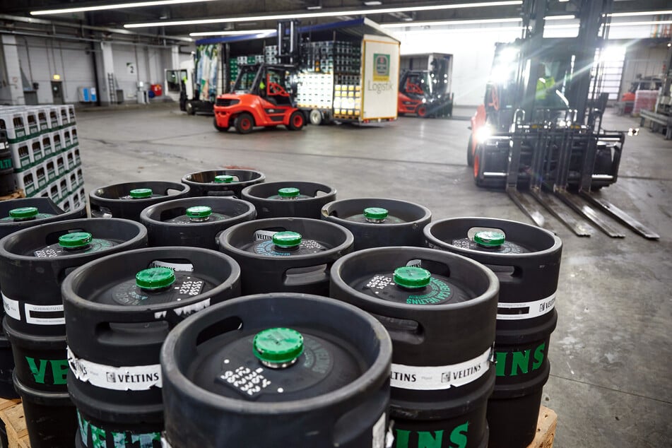 Veltins erhöht zum 16. Oktober 2025 ebenfalls sowohl bei Flaschenbier als auch bei Fassbier die Abgabepreise.