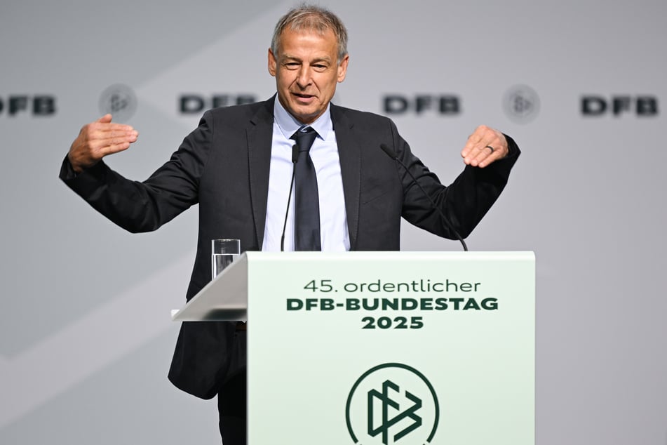 Jürgen Klinsmann (61) würde ein Jobangebot von Tottenham wohl nicht ablehnen.